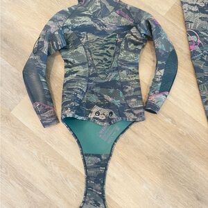 NWT Women's Waihana Tropicam 3.5mm Wetsuit, S, Top & Bottom